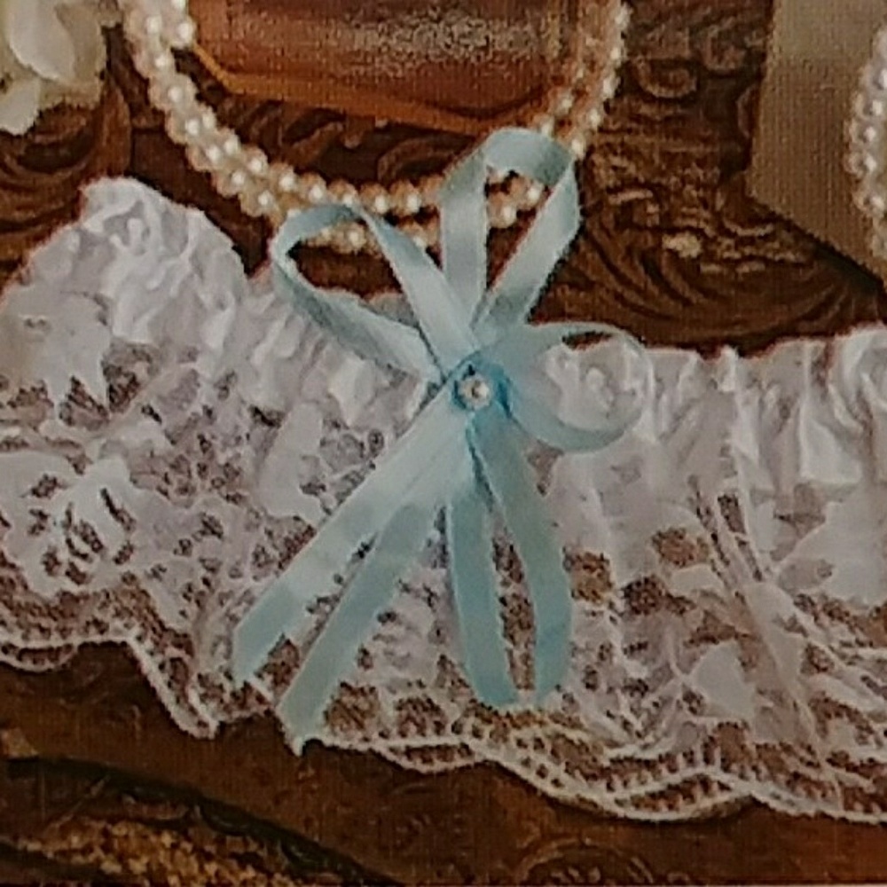NEW Dainty lace Garter w blue satin ribbon.